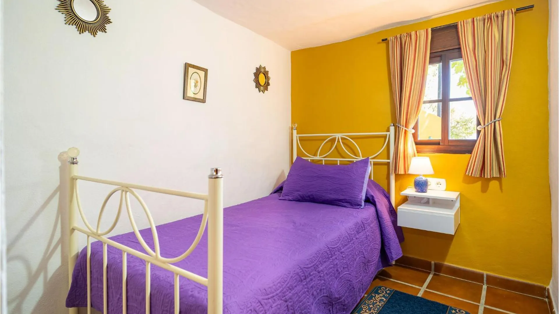 Amazing Cottage In Algatocin With Kitchen 0*,
