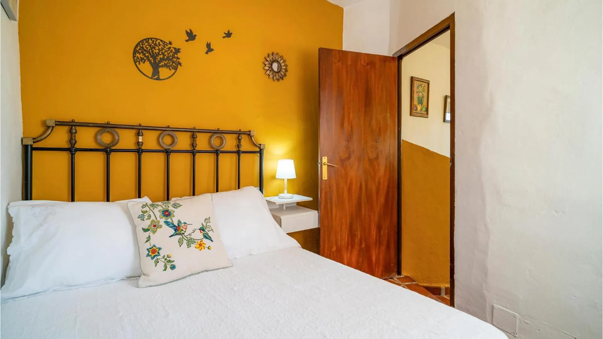 Amazing Cottage In Algatocin With Kitchen Ferienhaus