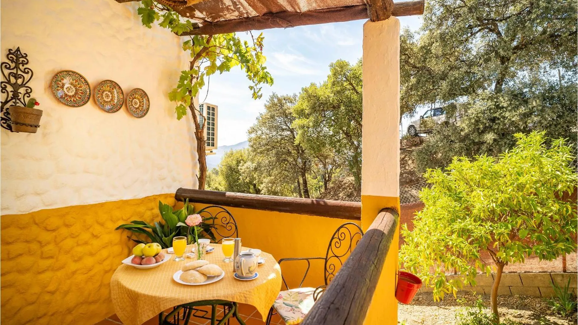 Ferienhaus Amazing Cottage In Algatocin With Kitchen