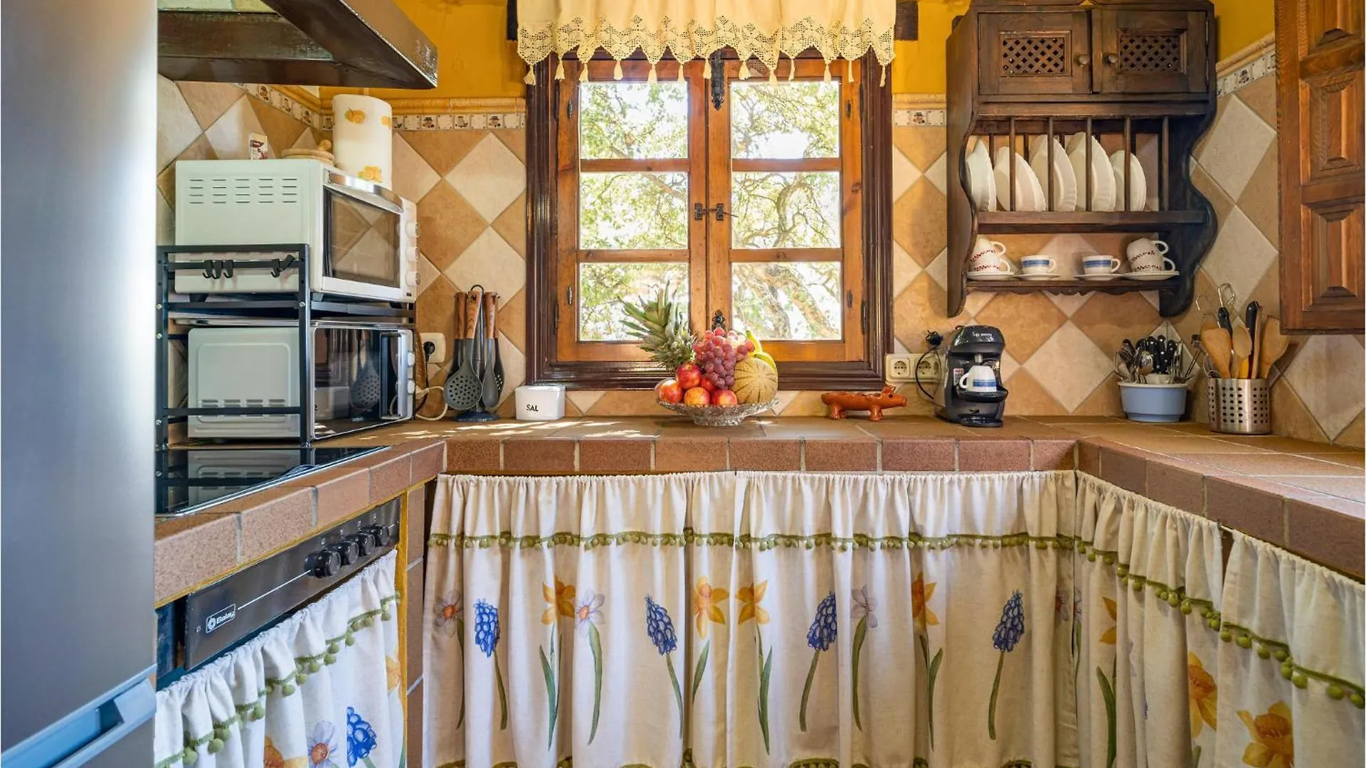 Amazing Cottage In Algatocin With Kitchen 0*,