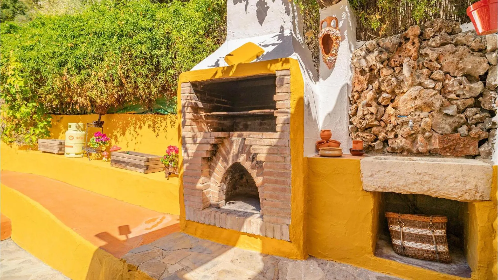 Ferienhaus Amazing Cottage In Algatocin With Kitchen
